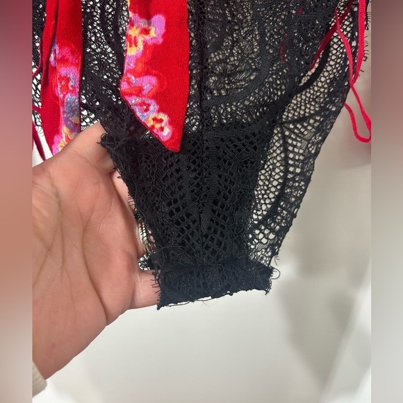 Free People Intimately Women's Floral Forties Feel Bodysuit Bell Sleeve Size XS - Picture 6 of 9